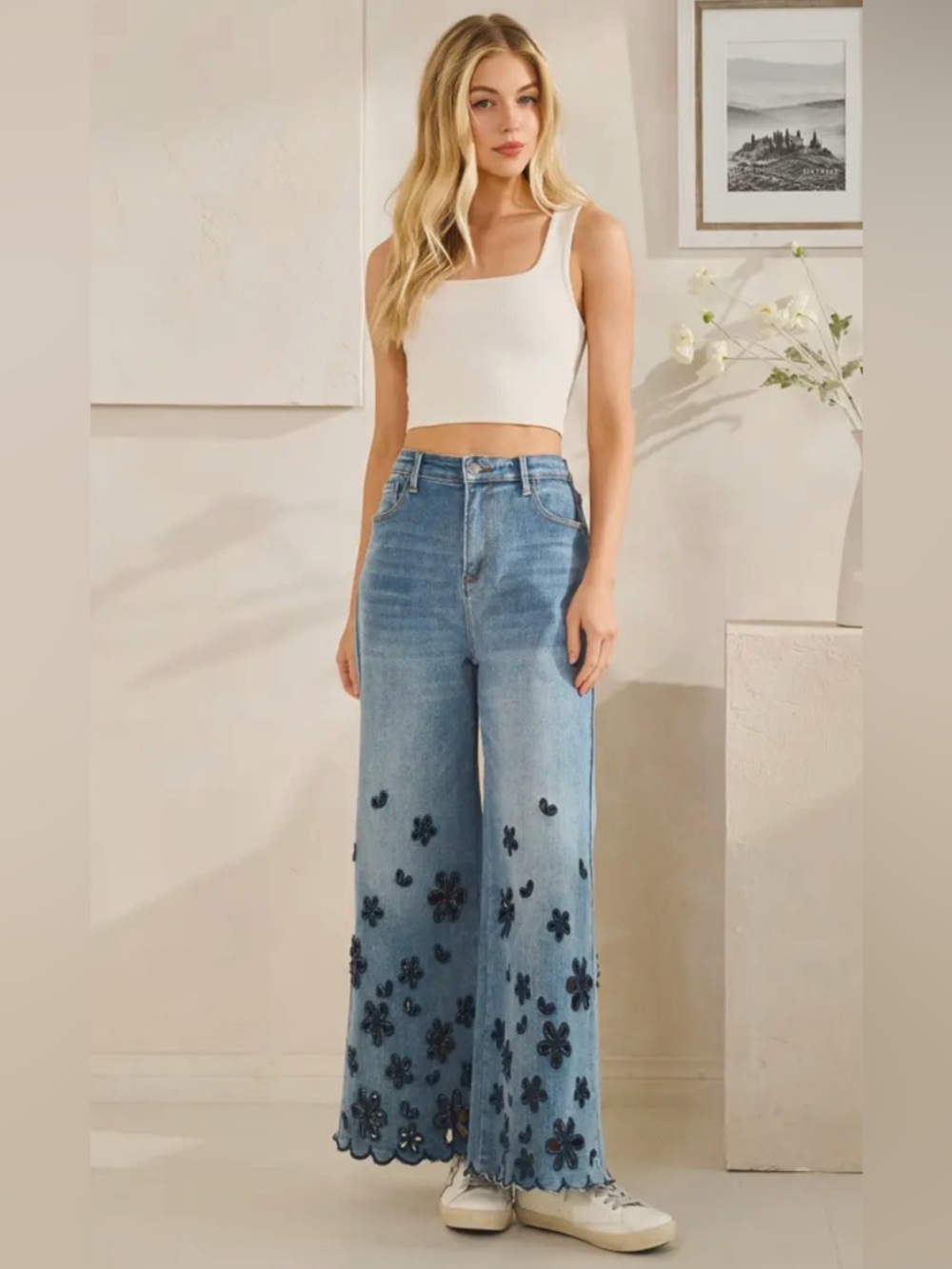 NEW Oli & Hali Washed Floral Cutout Scalloped Hem Wide Leg Jeans - Picture 7 of 10